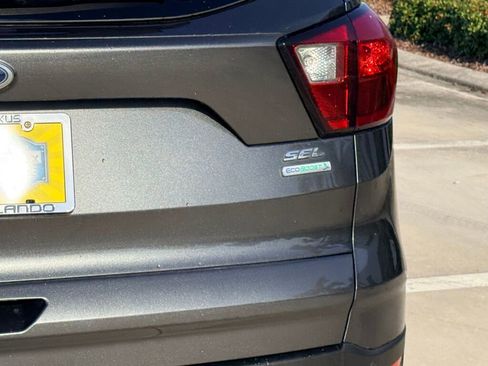 Used 2019 Ford Escape SEL image 12