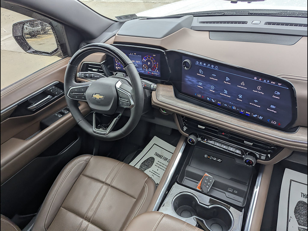 Used 2025 Chevrolet Suburban High Country AWD/4WD image 26