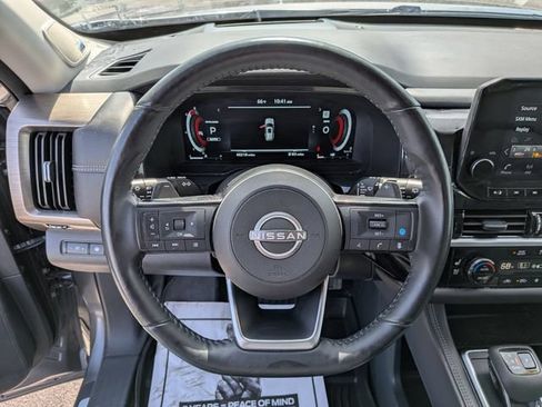Used 2024 Nissan Pathfinder Platinum AWD/4WD image 9