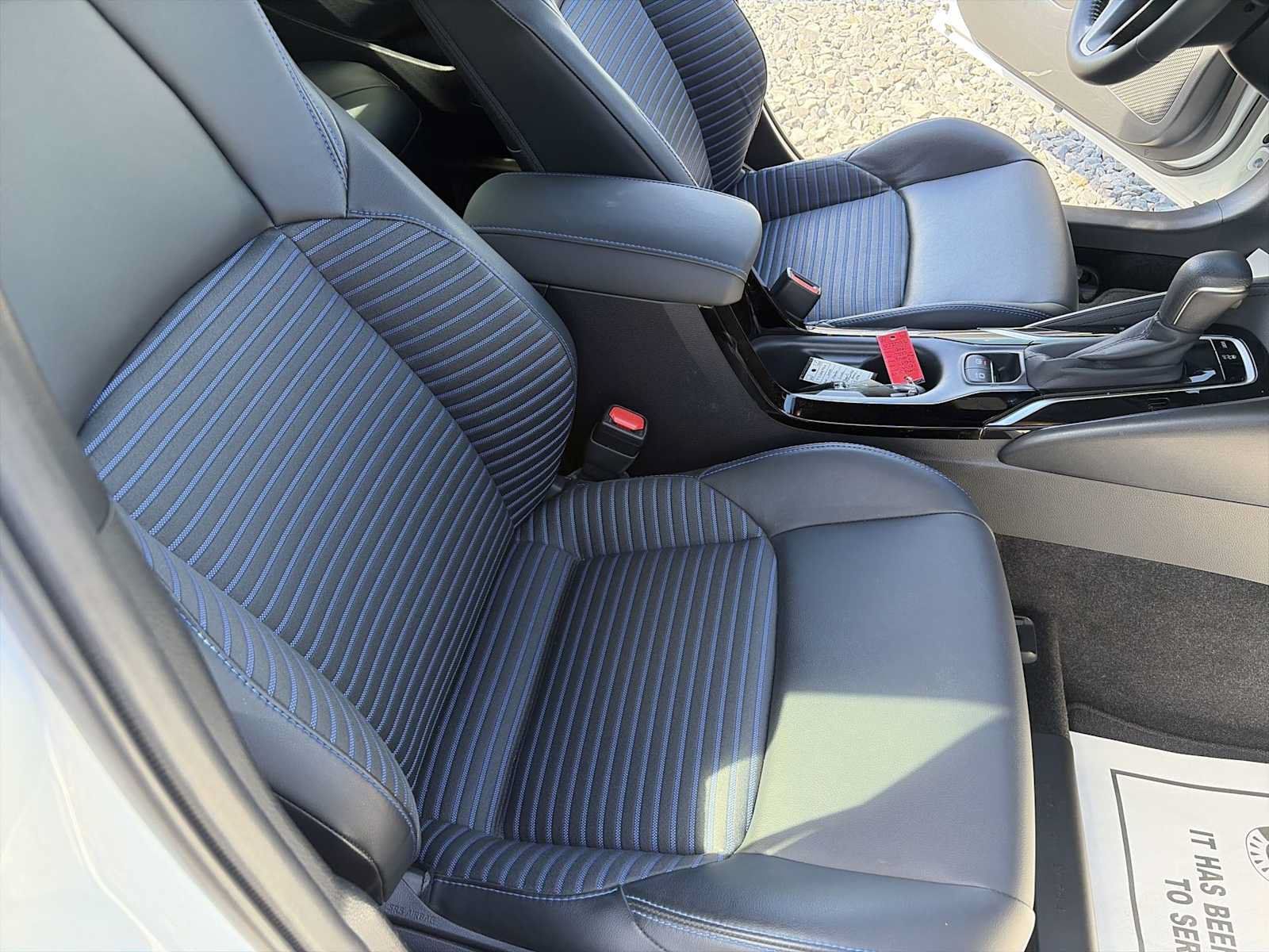 Used 2020 Toyota Corolla XSE FWD image 25