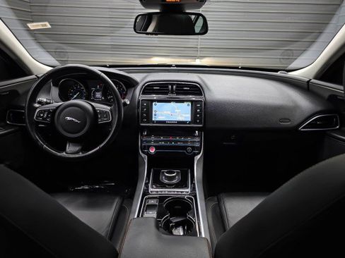 Used 2017 Jaguar XE Prestige RWD image 13
