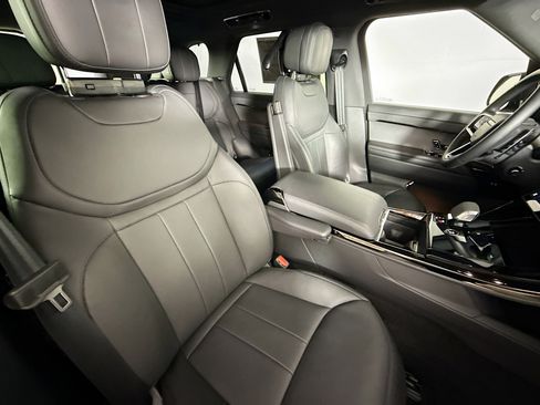 Used 2024 Land Rover Range Rover Sport SE image 36
