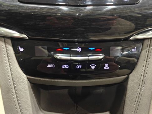 Used 2021 Cadillac XT6 Premium Luxury AWD/4WD image 46