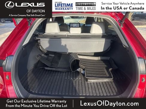 Used 2023 Toyota Venza XLE image 35