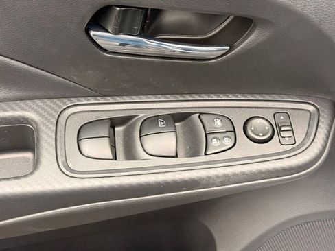 New 2025 Nissan Versa SV w/ Trunk Package FWD image 11
