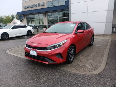 Used 2023 Kia Forte LXS FWD image 2