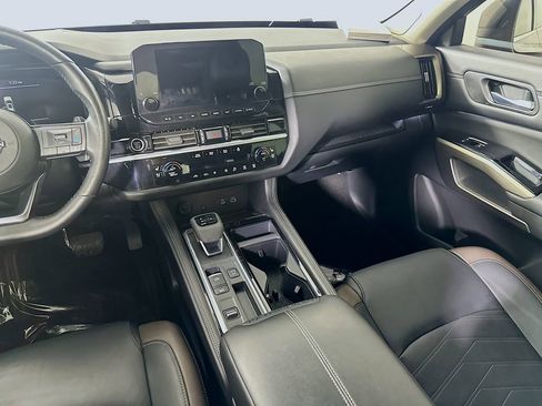 Used 2023 Nissan Pathfinder Platinum w/ Lighting Package (N93) FWD image 20
