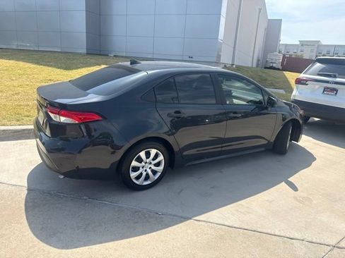 Used 2025 Toyota Corolla LE FWD image 3