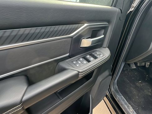 Used 2025 RAM 2500 Big Horn w/ Bed Convenience Group image 15