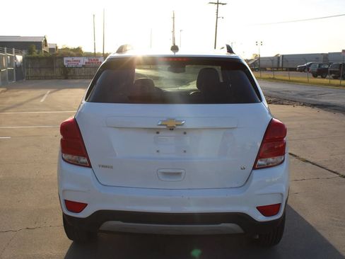 Used 2020 Chevrolet Trax LT w/ LT Convenience Package FWD image 5