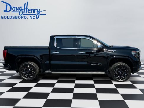 Used 2025 GMC Sierra 1500 Denali w/ Denali Reserve Package AWD/4WD image 6