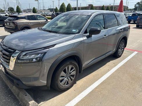 Certified 2025 Nissan Pathfinder S FWD image 1