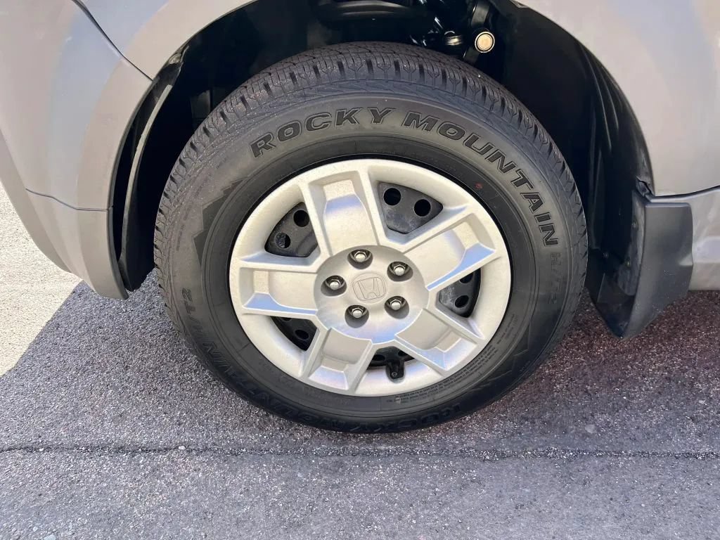 Used 2005 Honda Element LX image 18