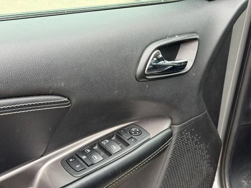 Used 2019 Dodge Journey Crossroad w/ Mopar All Weather Group FWD image 11