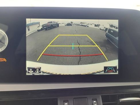 Used 2022 Lexus ES 250 w/ Accessory Package 2 AWD/4WD image 16