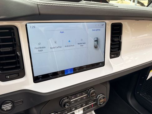 Used 2025 Ford Bronco Outer Banks image 34