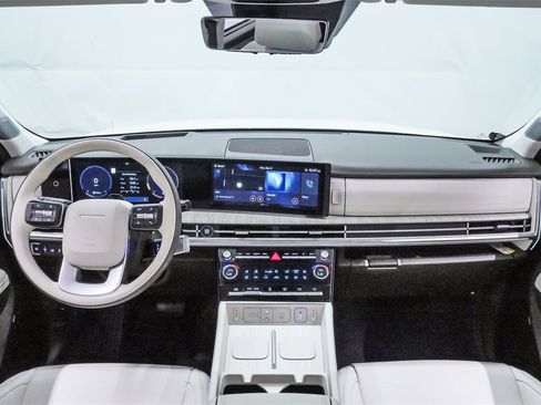 Used 2025 Hyundai Santa Fe Calligraphy image 18