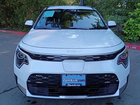 Used 2024 Kia Niro Wind w/ Wind Preserve Package FWD image 12