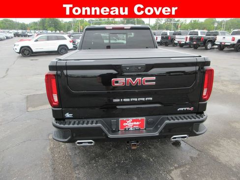 Used 2023 GMC Sierra 1500 AT4 w/ AT4 Premium Package AWD/4WD image 7