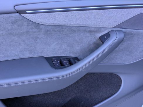 Used 2026 Tesla Model Y Long Range image 11