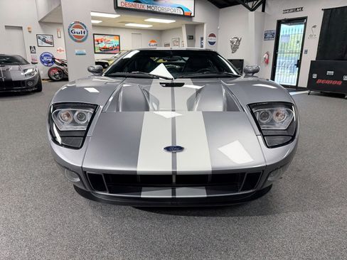 Used 2006 Ford GT RWD image 4