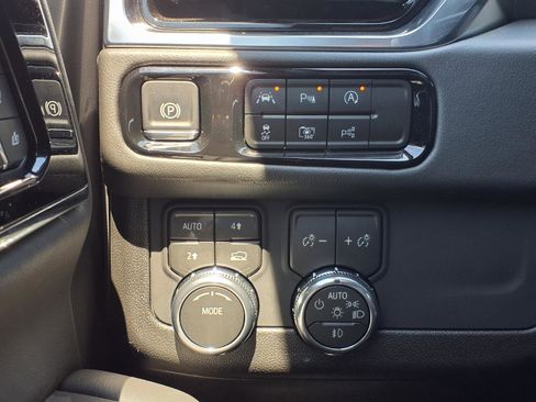 Used 2026 GMC Yukon XL Elevation image 26