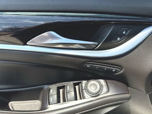Used 2020 Buick Enclave Avenir w/ Avenir Technology Package AWD/4WD image 24