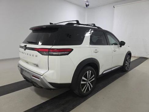 Used 2023 Nissan Pathfinder Platinum w/ Cargo Package image 3