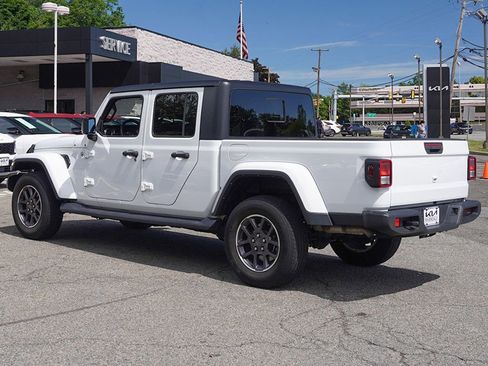Used 2023 Jeep Gladiator Overland AWD/4WD image 6