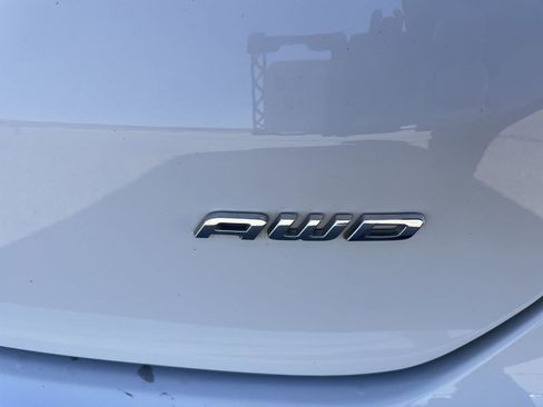 Used 2024 Ford Edge SE image 32