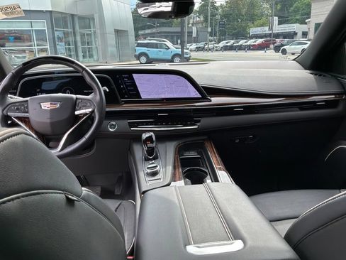 Used 2023 Cadillac Escalade ESV Premium Luxury w/ LPO, Floor Liner Package AWD/4WD image 10
