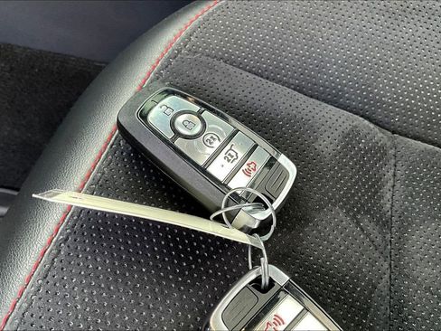 Used 2025 Ford Explorer ST AWD/4WD image 37