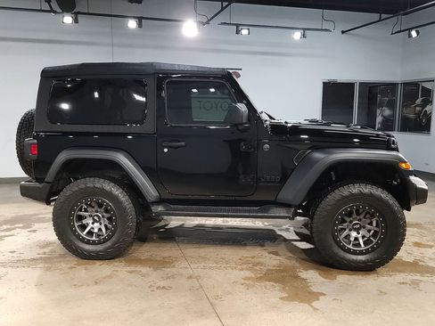 Used 2025 Jeep Wrangler Sport image 8