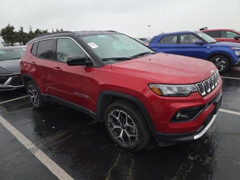 Used 2025 Jeep Compass Limited image 1