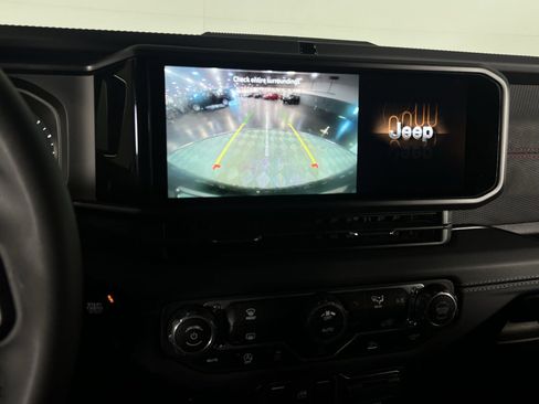 Certified 2025 Jeep Wrangler Unlimited Rubicon image 14