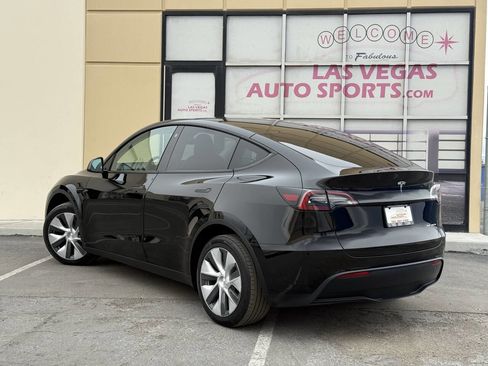 Used 2023 Tesla Model Y Long Range image 9
