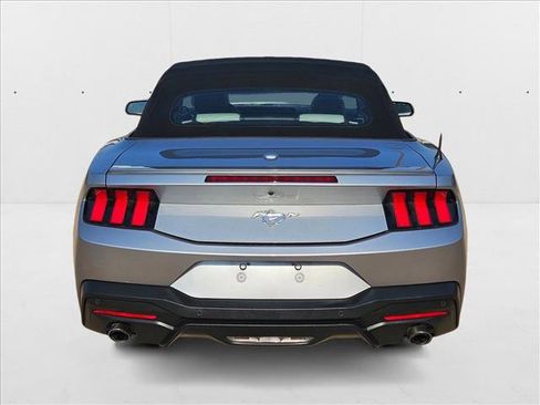 Used 2024 Ford Mustang Premium image 7