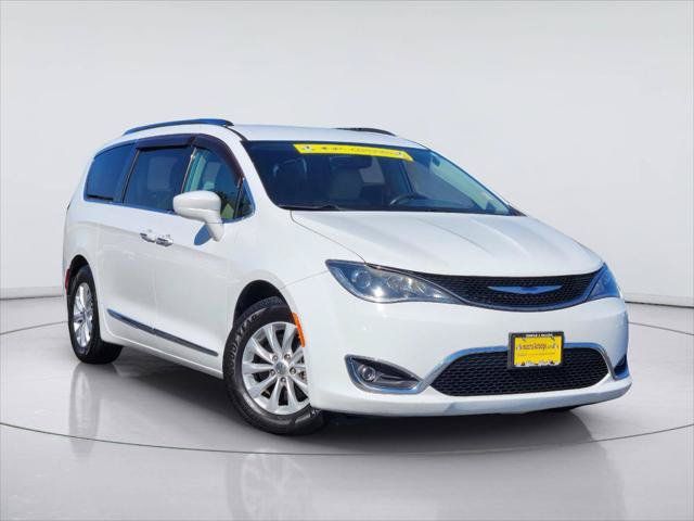 Certified 2019 Chrysler Pacifica Touring-L FWD image 1