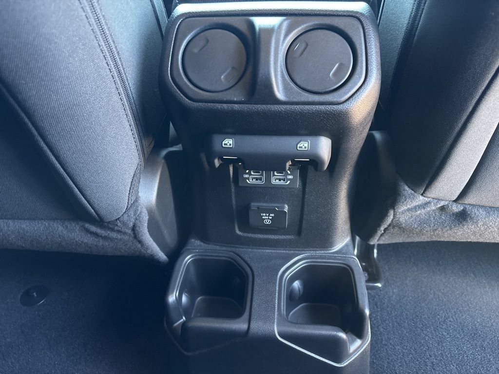 Used 2023 Jeep Gladiator Rubicon w/ LED Lighting Group AWD/4WD image 13