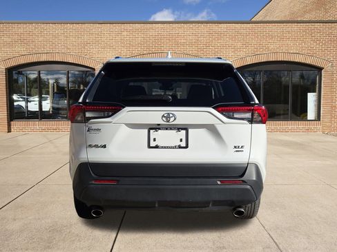 Used 2025 Toyota RAV4 XLE image 4
