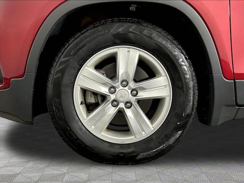 Used 2020 Chevrolet Trax LT w/ LT Convenience Package FWD image 33