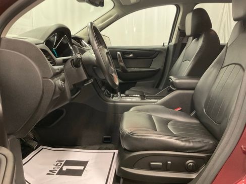 Used 2017 Chevrolet Traverse Premier image 12