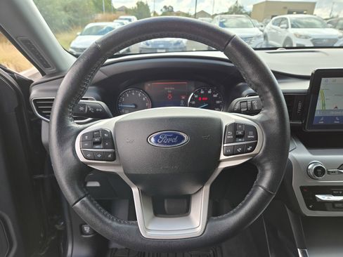 Used 2022 Ford Explorer XLT w/ Equipment Group 202A image 28