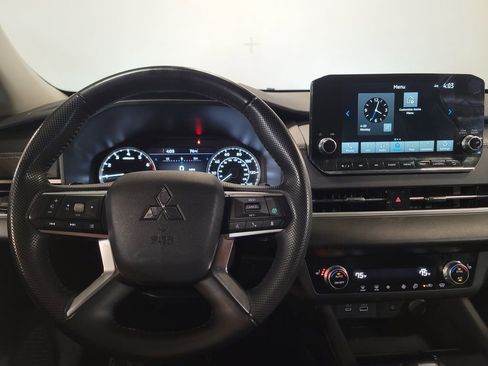 Used 2024 Mitsubishi Outlander SE AWD/4WD image 12