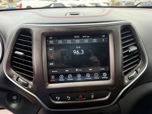 Used 2021 Jeep Cherokee Trailhawk w/ Technology Group AWD/4WD image 24