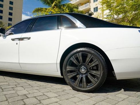 Used 2022 Rolls-Royce Ghost image 18