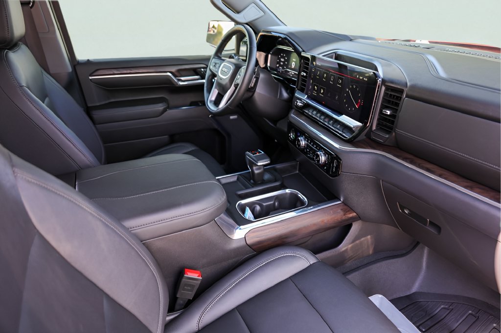 Used 2024 GMC Sierra 1500 SLT AWD/4WD image 32