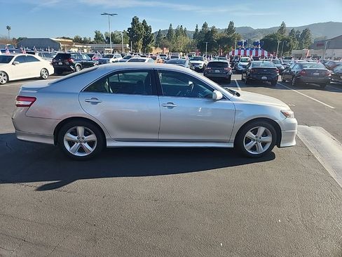 Used 2010 Toyota Camry SE image 6