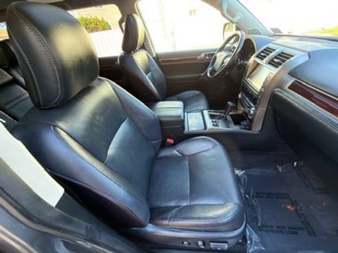 Used 2018 Lexus GX 460 Premium w/ Premium Package AWD/4WD image 31