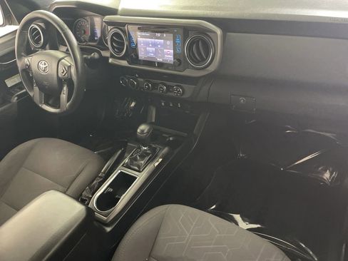 Used 2019 Toyota Tacoma TRD Off-Road AWD/4WD image 26